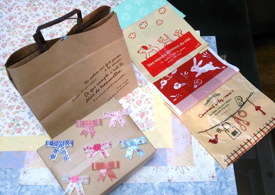 包装紙・ギフトバックなどを 入荷しました♪