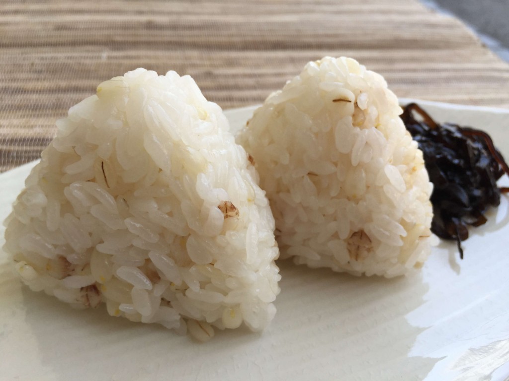 もち麦おにぎり