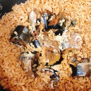 さんま缶で炊き込みご飯