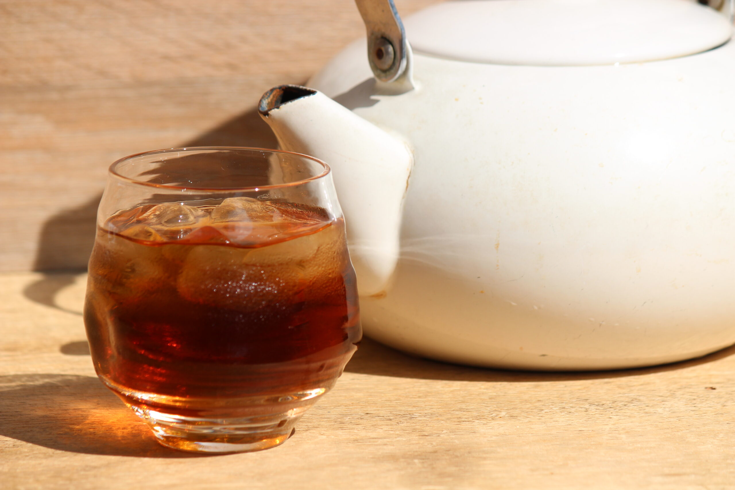 麦茶でリフレッシュ！おいしさと健康を楽しもう