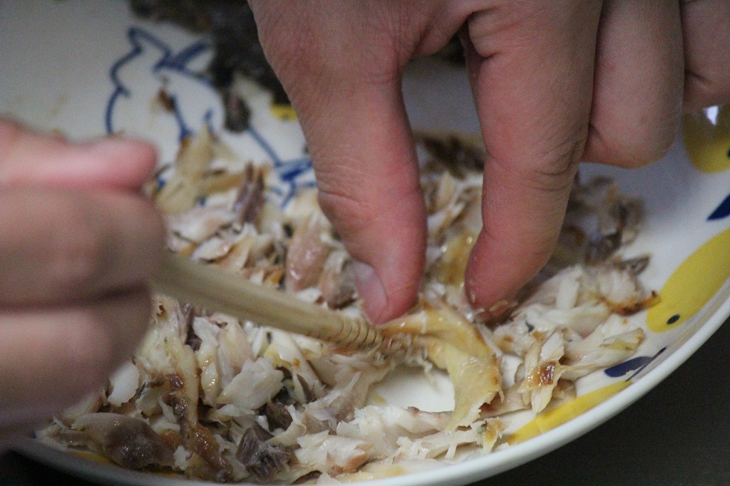 焼いたアジ